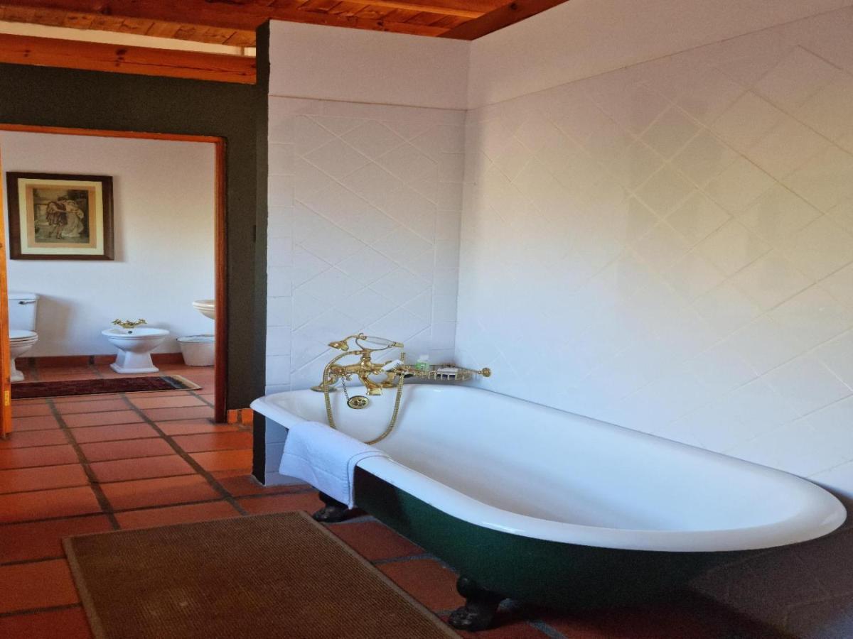 Apartamento Red Mountain Ridge Karoo Oasis And Guest Farm Buffelskloof Exterior foto