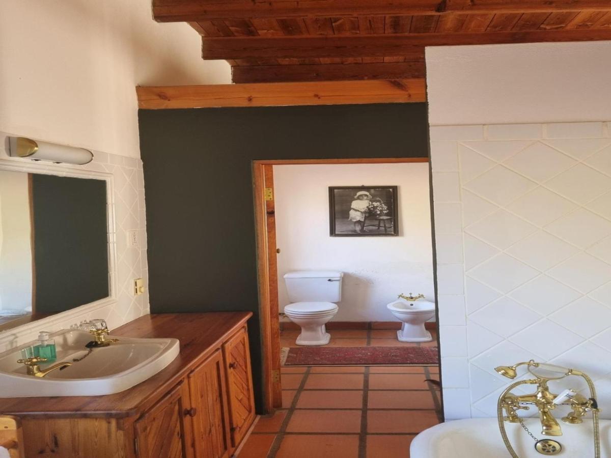 Apartamento Red Mountain Ridge Karoo Oasis And Guest Farm Buffelskloof Exterior foto