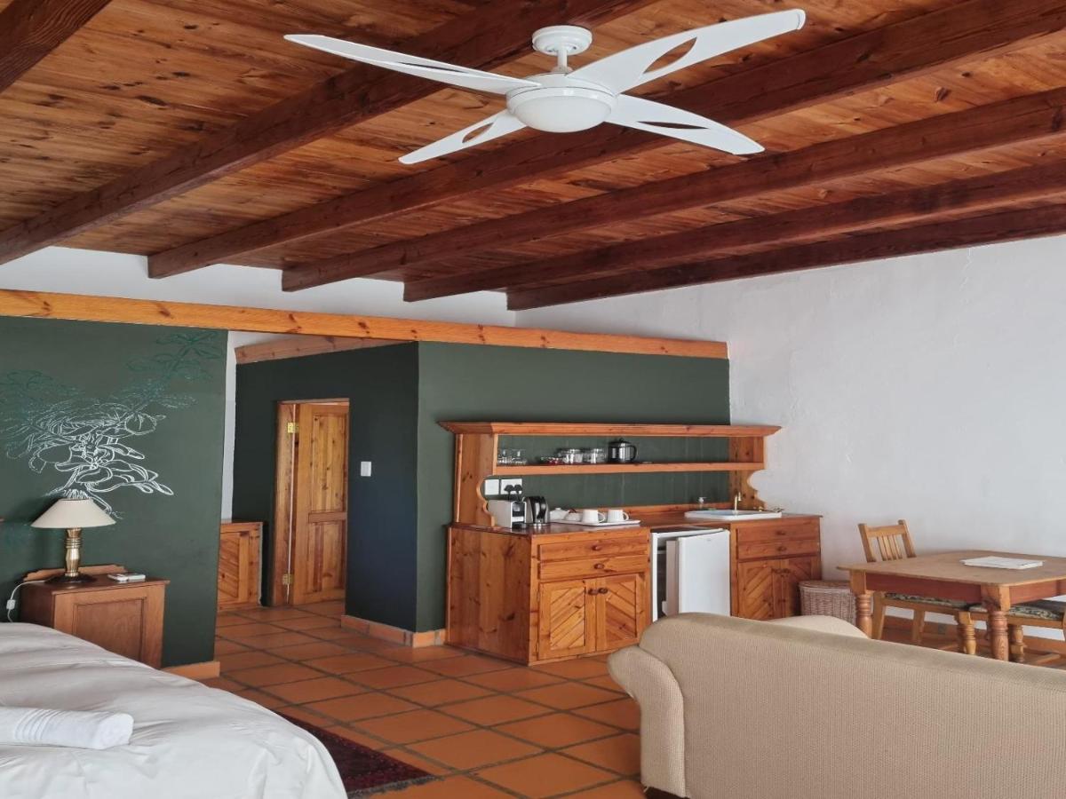 Apartamento Red Mountain Ridge Karoo Oasis And Guest Farm Buffelskloof Exterior foto