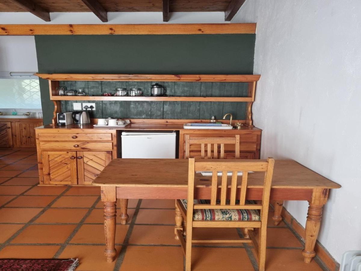 Apartamento Red Mountain Ridge Karoo Oasis And Guest Farm Buffelskloof Exterior foto